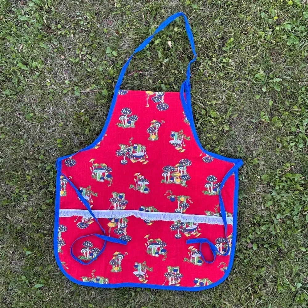 Vintage 70s 60s Apron Mushroom Pockets Toadstool Lace Red Yellow Kitchen Retro